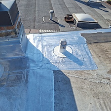Aluminum-Coating-for-Commercial-Flat-Roofs-in-Chicago-Protect-and-Extend-Roof-Life 2