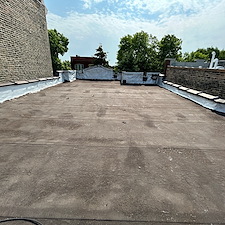 Aluminum-Roof-Coating-Benefits-for-Commercial-Buildings-in-Chicago 0