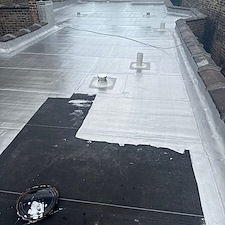 Aluminum-Roof-Coating-Benefits-for-Commercial-Buildings-in-Chicago 2