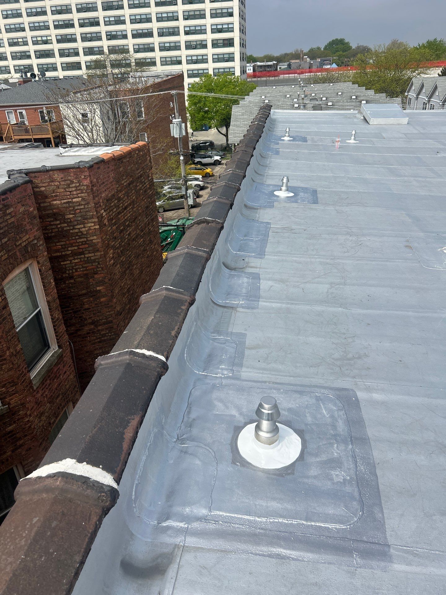 Does My Flat Roof in Chicago Need Vents? What Happens If It Doesn’t?