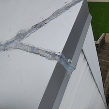 Flat-Roof-Leak-in-Chicago-Fixing-Leaks-from-Open-Coping-Seams 3