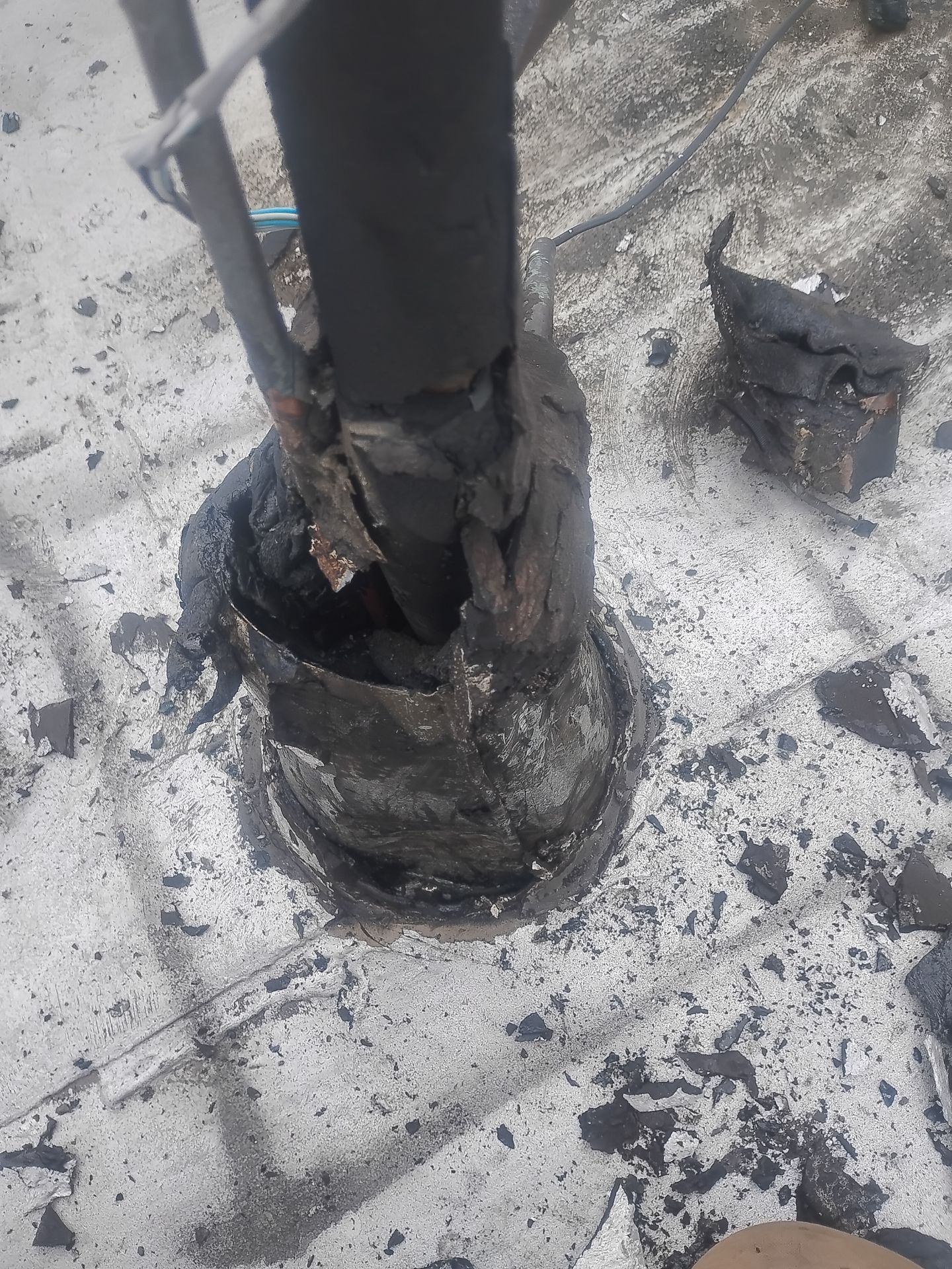 Flat Roof Leak Near AC Lines in Wilmette: What's Wrong?