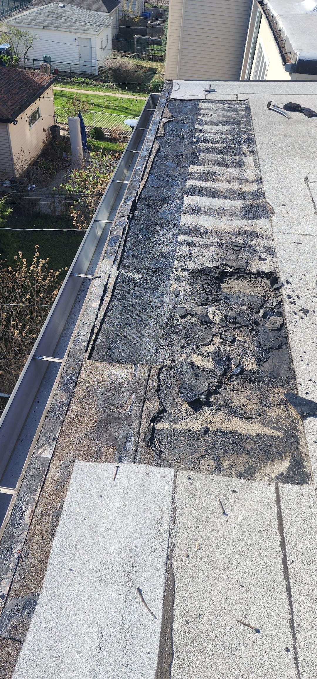 Flat Roof Leak Solutions: Fixing Loose Membranes Along the Gutter