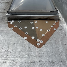 Leak-Near-Skylight-in-Chicago-Flat-Roof-Whats-Wrong 5