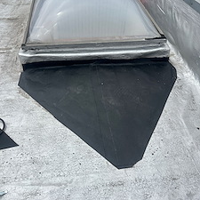 Leak-Near-Skylight-in-Chicago-Flat-Roof-Whats-Wrong 4