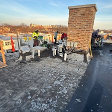 What-Should-I-Look-for-in-a-Roofing-Contractor-to-Avoid-Bad-Installs-and-Future-Leaks-in-Chicago 3