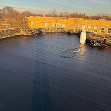 What-Should-I-Look-for-in-a-Roofing-Contractor-to-Avoid-Bad-Installs-and-Future-Leaks-in-Chicago 1