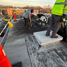 What-Should-I-Look-for-in-a-Roofing-Contractor-to-Avoid-Bad-Installs-and-Future-Leaks-in-Chicago 2