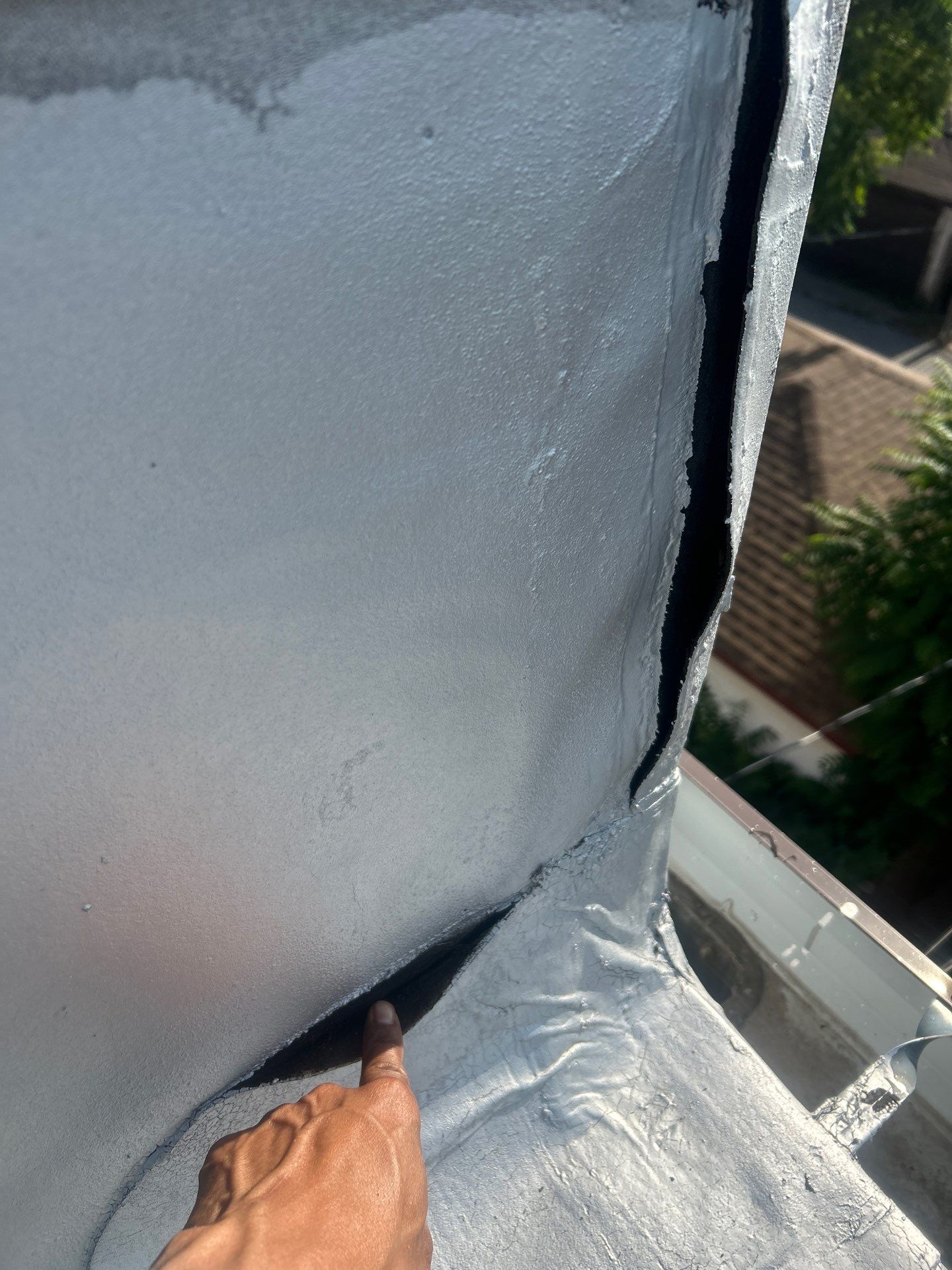 Why is My Commercial Flat Roof Membrane Open in Chicago? Causing Leaks